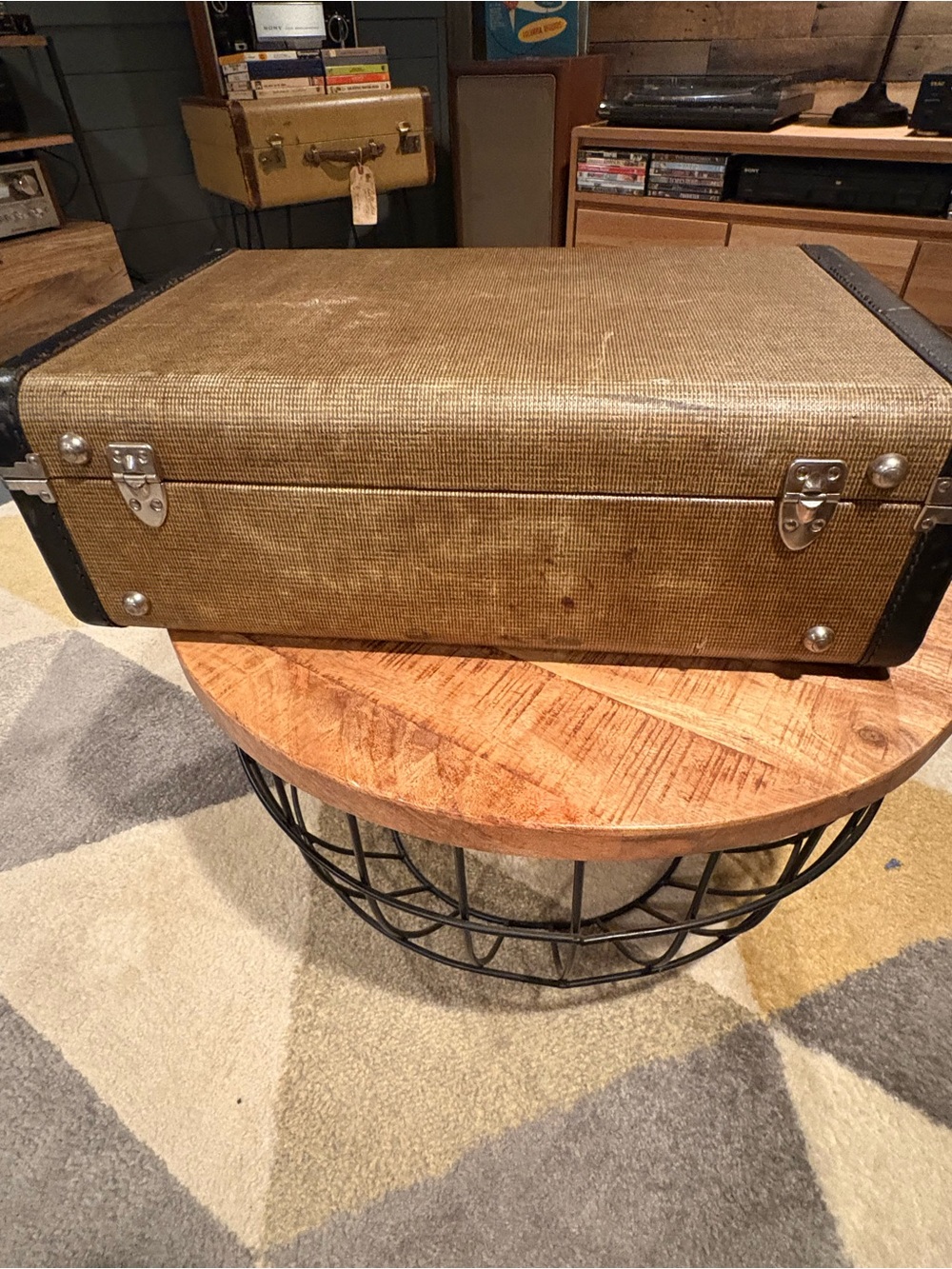 Vintage Tweed Suitcase - Picture 4 of 10